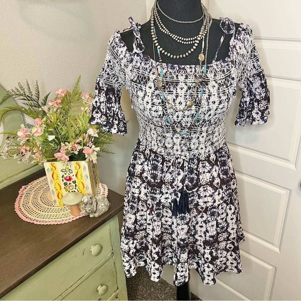 Lost + Wander Blue White Daisy Floral Smocked Elastic Milkmaid Sun Dress Sz M
